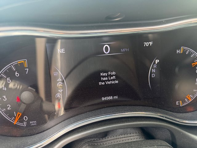 Used 2020 Jeep Grand Cherokee Altitude RWD image 11