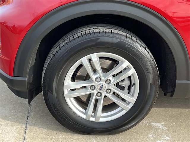 Certified 2023 Ford Explorer XLT w/ Equipment Group 202A image 9