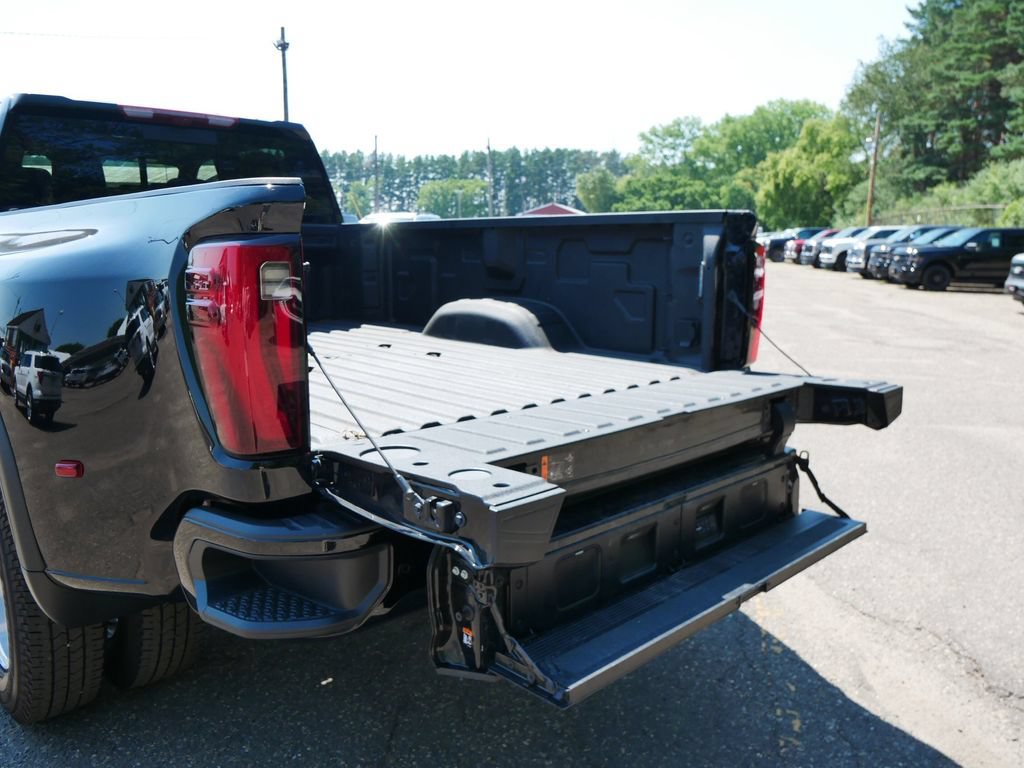 Used 2025 GMC Sierra 3500 Denali Ultimate AWD/4WD image 10