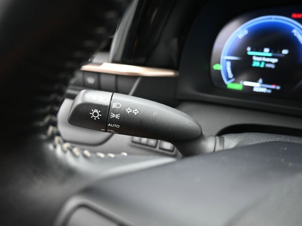 Used 2024 Toyota Crown Limited image 12