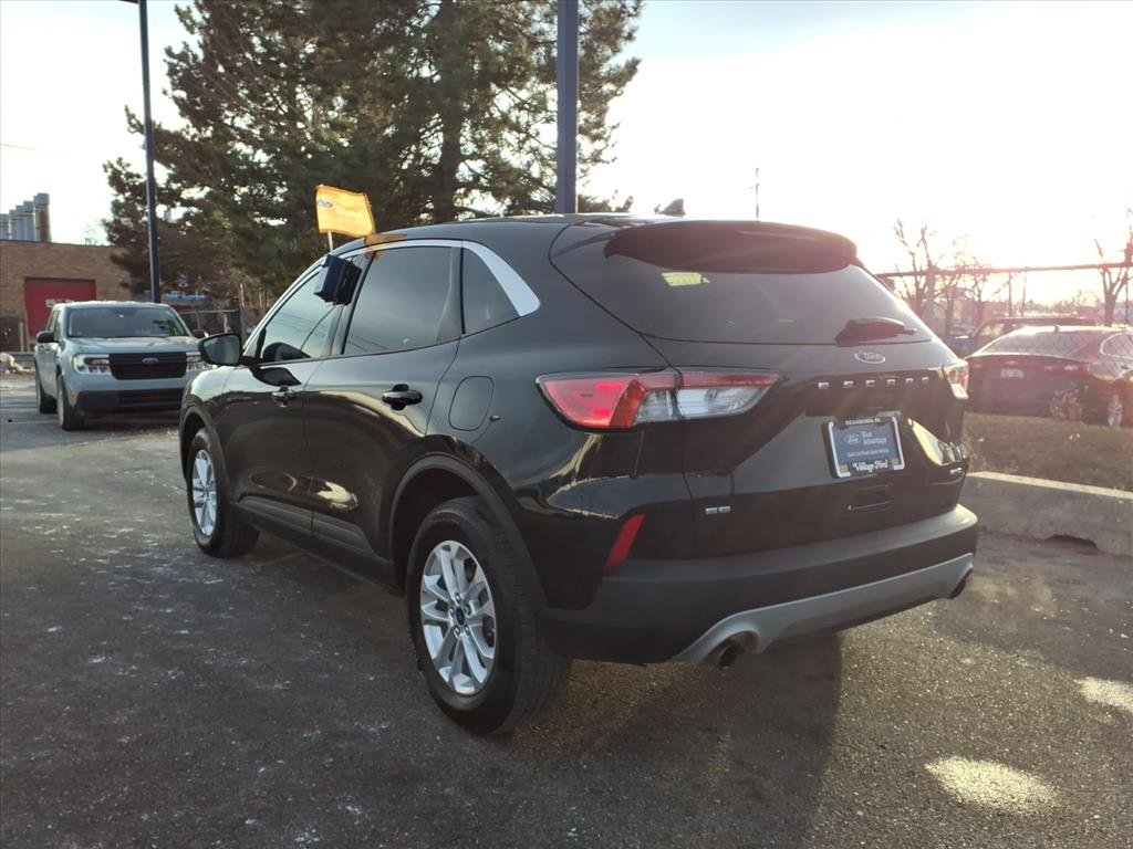 Certified 2022 Ford Escape SE image 9