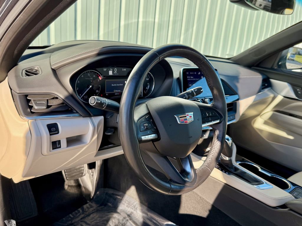 Used 2021 Cadillac CT4 Luxury w/ Sun And Sound Package image 9