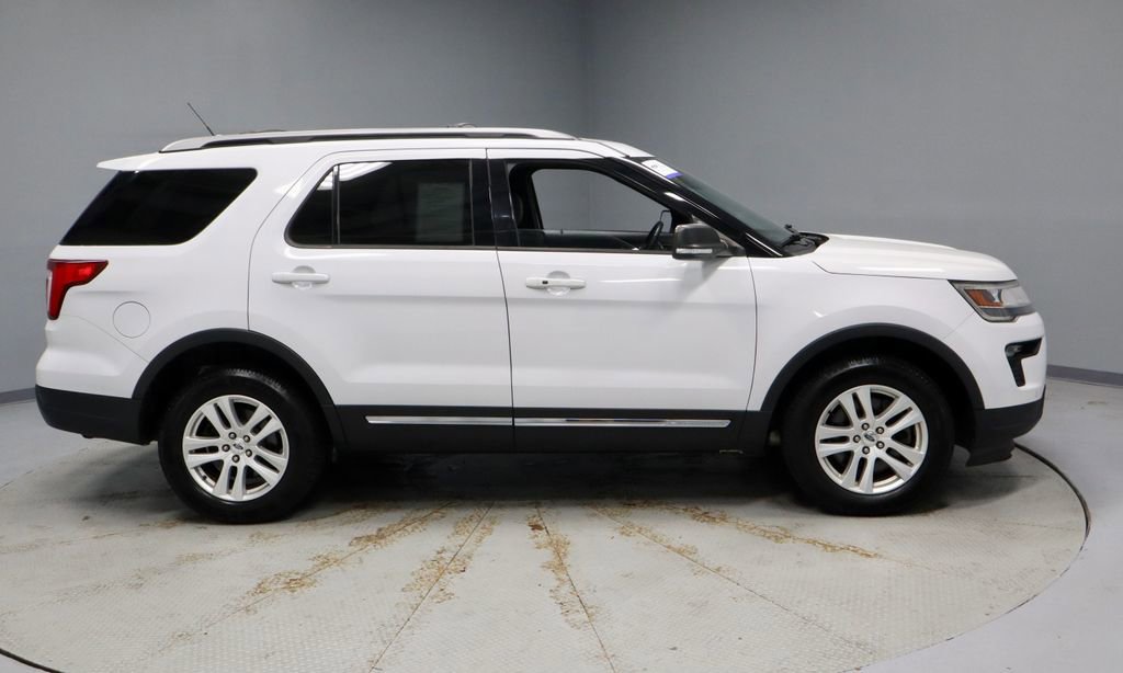 Certified 2019 Ford Explorer XLT w/ Equipment Group 202A AWD/4WD image 5