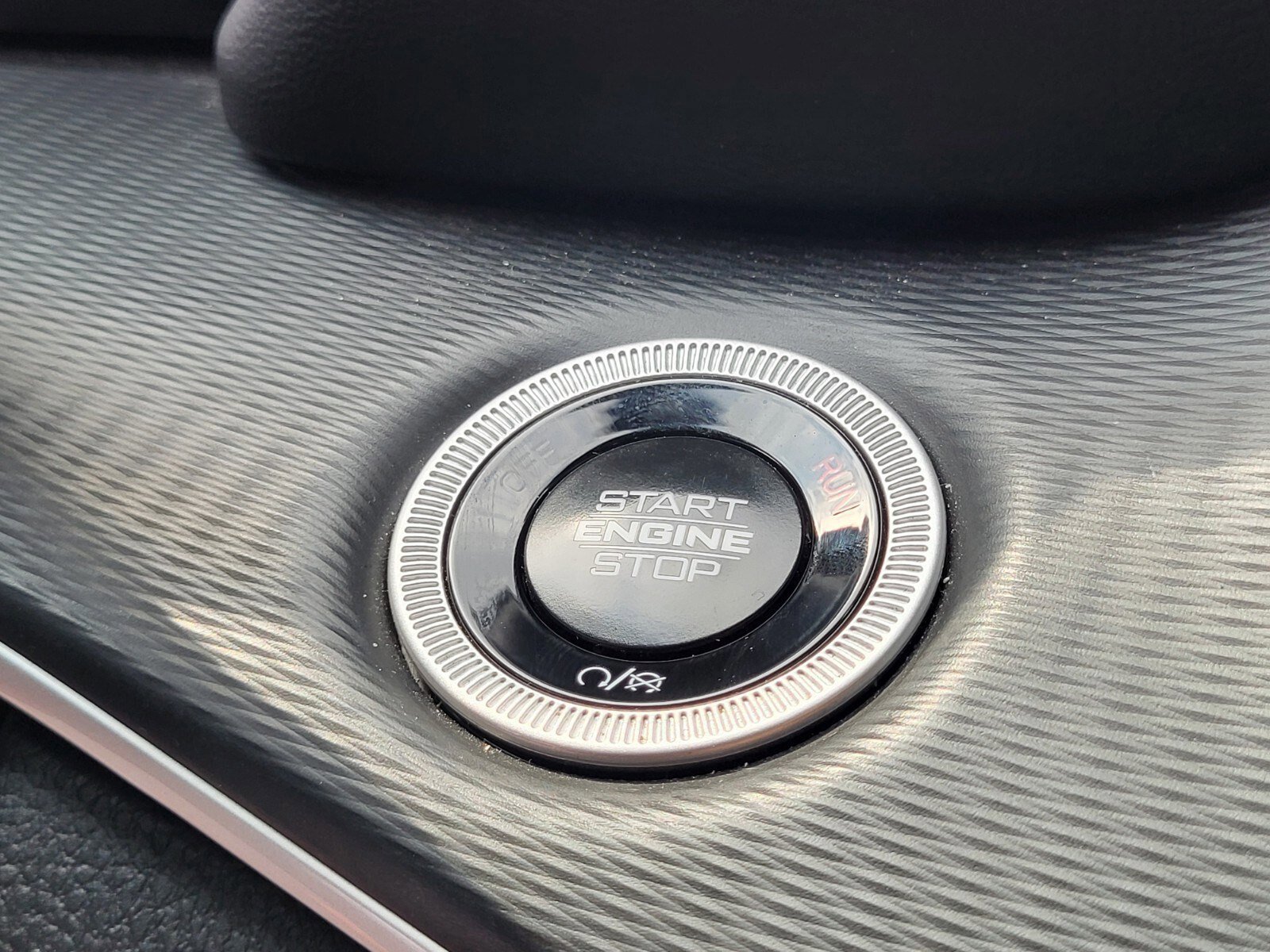 Used 2025 Jeep Grand Cherokee L Laredo image 25