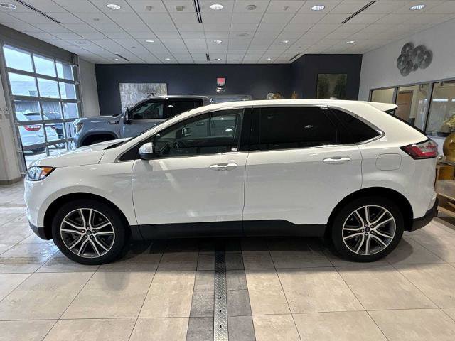 Certified 2022 Ford Edge Titanium w/ Class II Trailer Tow Package image 2