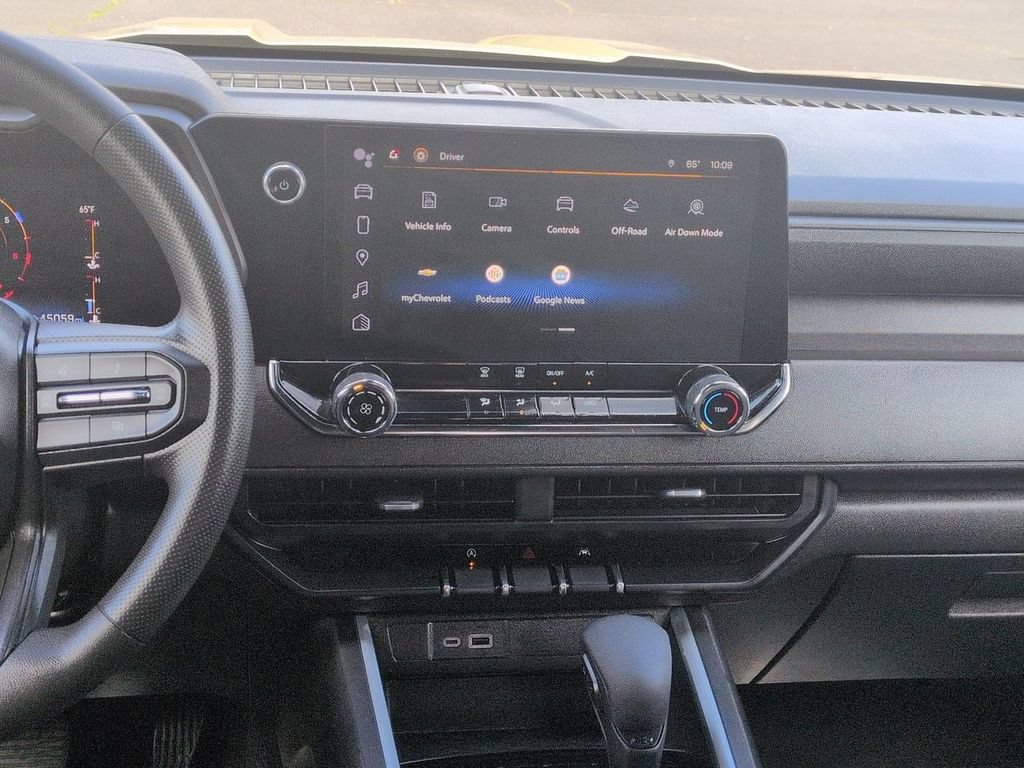 Used 2023 Chevrolet Colorado Trail Boss w/ Technology Package AWD/4WD image 17