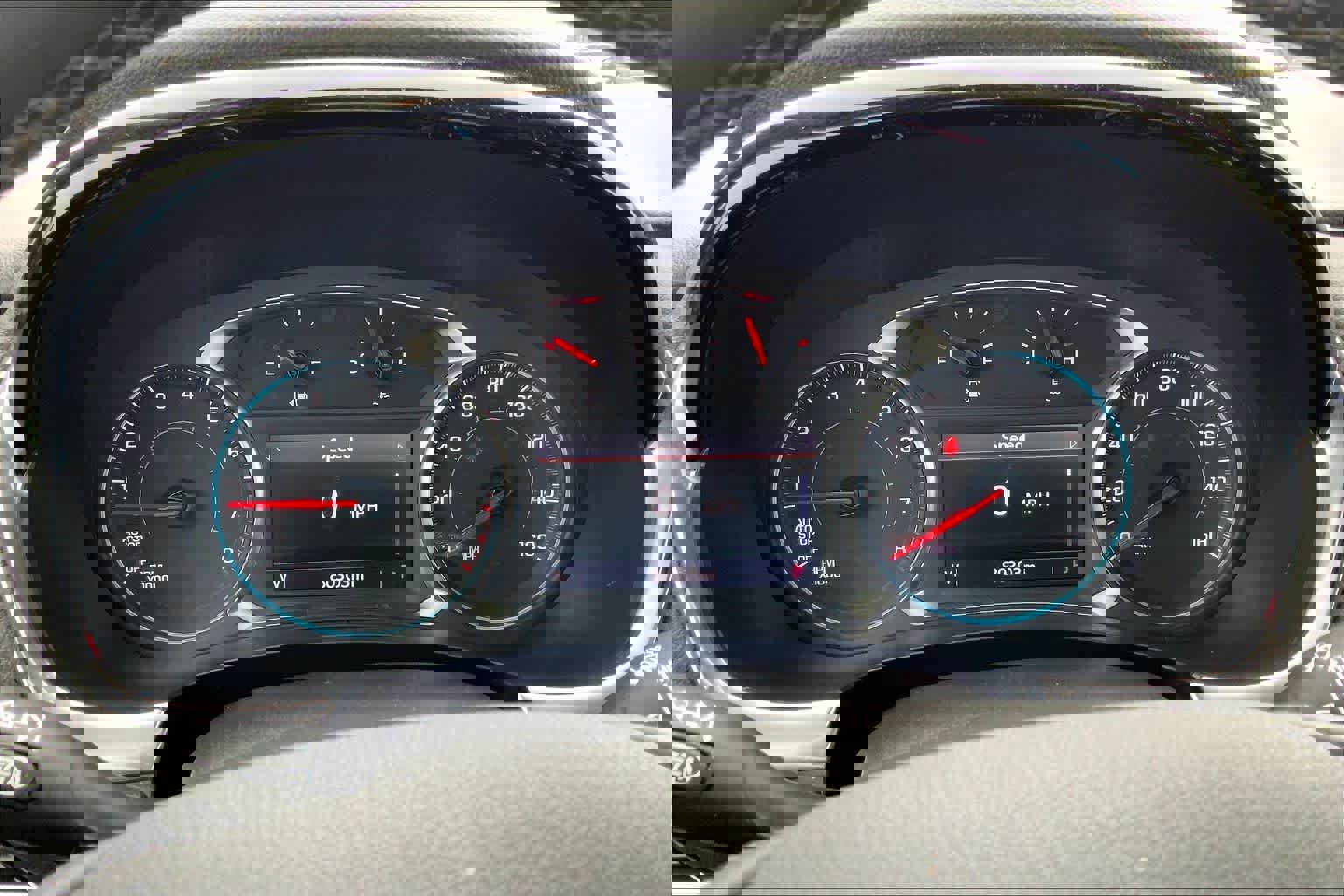 Used 2023 Chevrolet Traverse LT w/ Rear Camera Mirror Package image 25