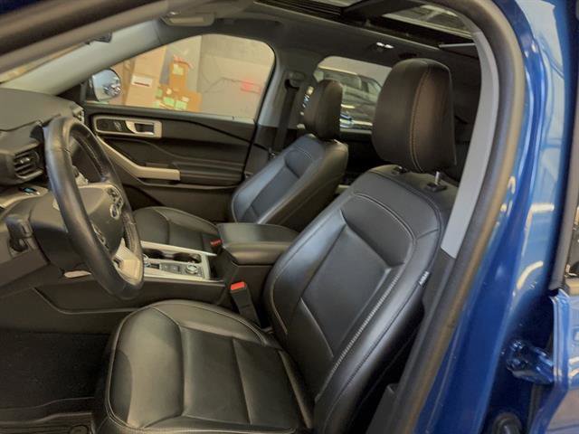 Certified 2022 Ford Explorer XLT w/ Equipment Group 202A image 12