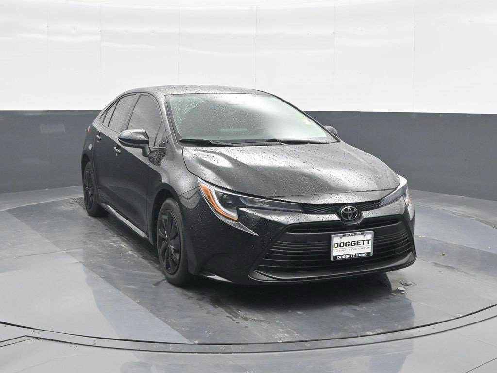 Used 2024 Toyota Corolla LE image 8