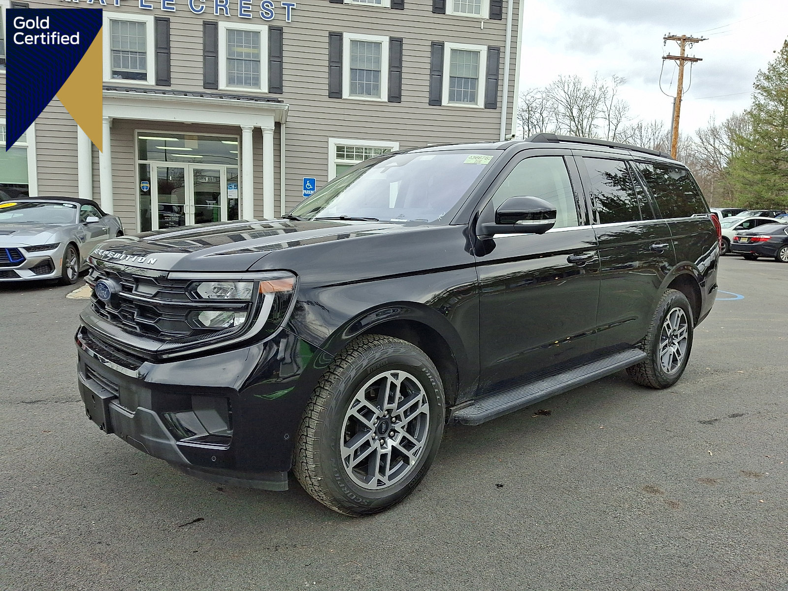 Certified 2025 Ford Expedition Active AWD/4WD image 1