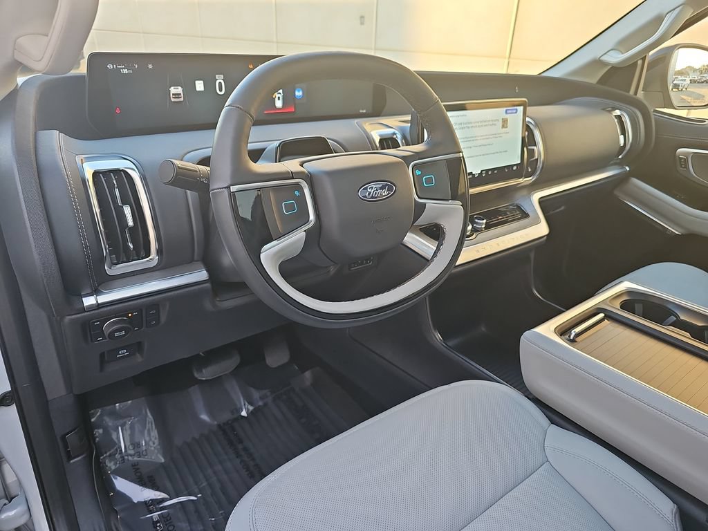 Certified 2025 Ford Expedition Platinum w/ Driver's Package AWD/4WD image 16