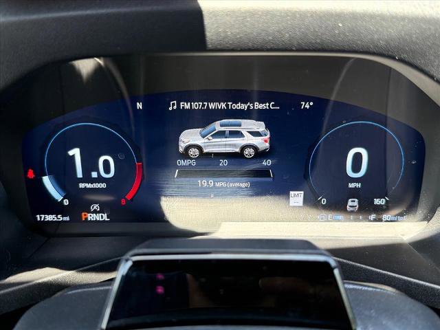 Certified 2025 Ford Explorer Platinum w/ Ultimate Package AWD/4WD image 16