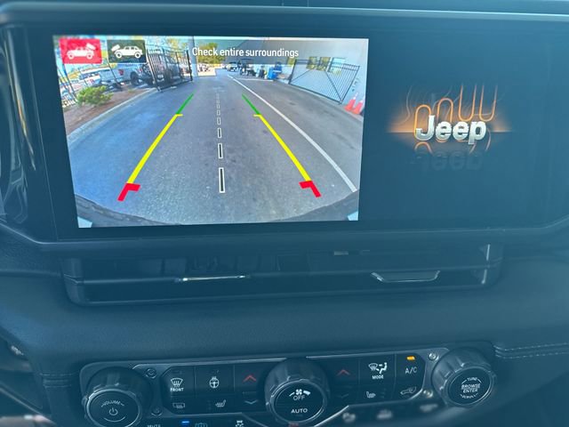 Used 2024 Jeep Wrangler Unlimited Rubicon 4xe AWD/4WD image 18