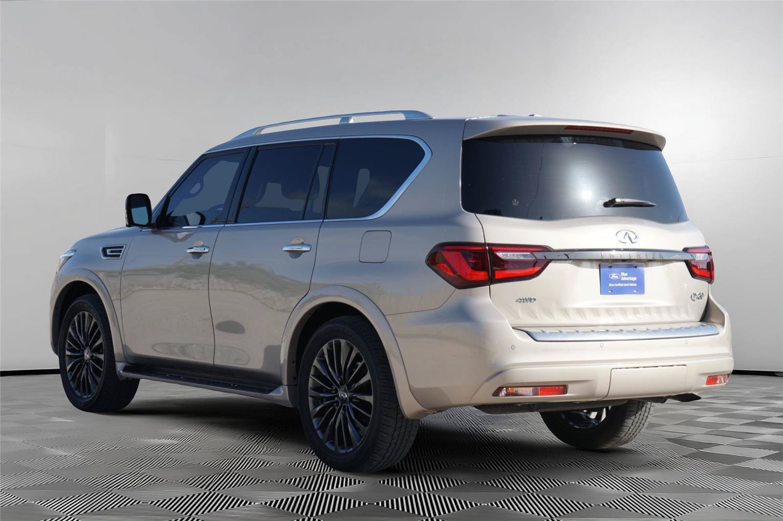 Used 2023 INFINITI QX80 Premium Select w/ Cargo Package AWD/4WD image 6