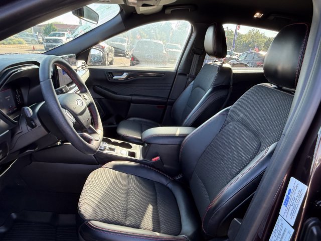 Certified 2023 Ford Escape ST-Line w/ Tech Pack #1 AWD/4WD image 6