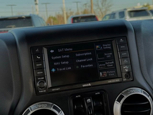 Used 2018 Jeep Wrangler Unlimited Sahara w/ Connectivity Group image 21