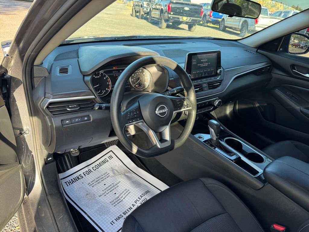 Used 2024 Nissan Altima 2.5 SV image 29