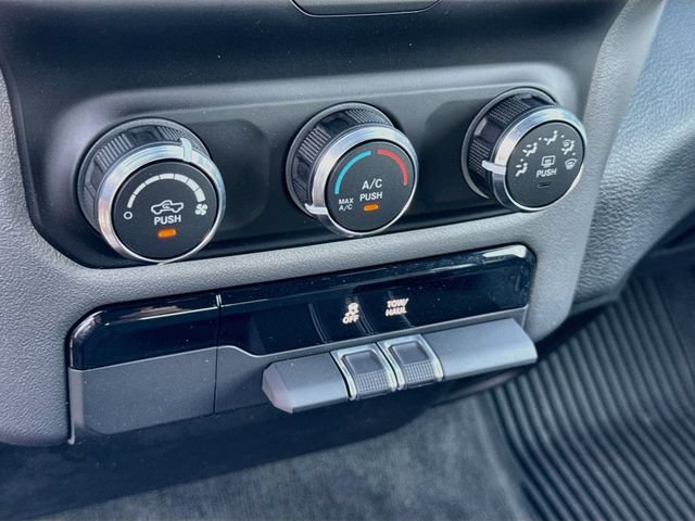 Used 2022 RAM 1500 Big Horn AWD/4WD image 22