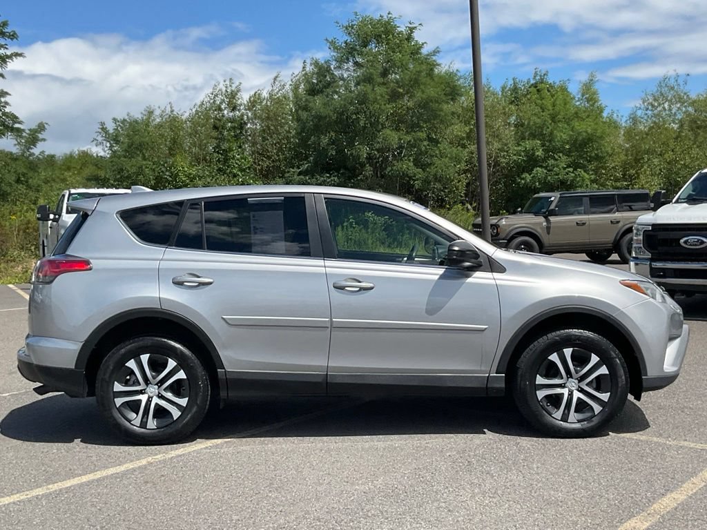 Used 2018 Toyota RAV4 LE w/ All Weather Liner Package AWD/4WD image 22