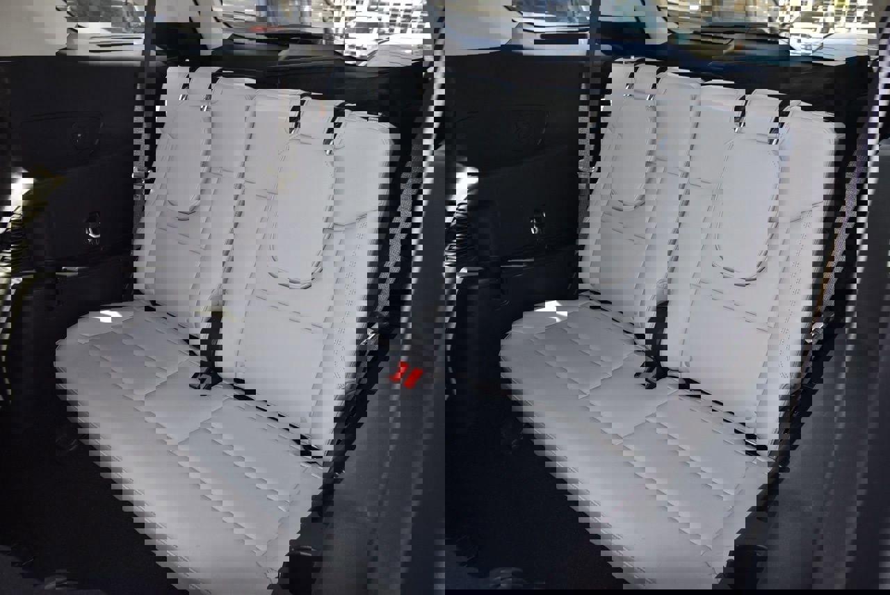 Certified 2025 Ford Explorer Platinum w/ Ultimate Package image 11