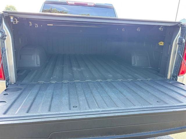 Used 2021 Chevrolet Silverado 1500 LT Trail Boss w/ LPO, Dark Essentials Package AWD/4WD image 16