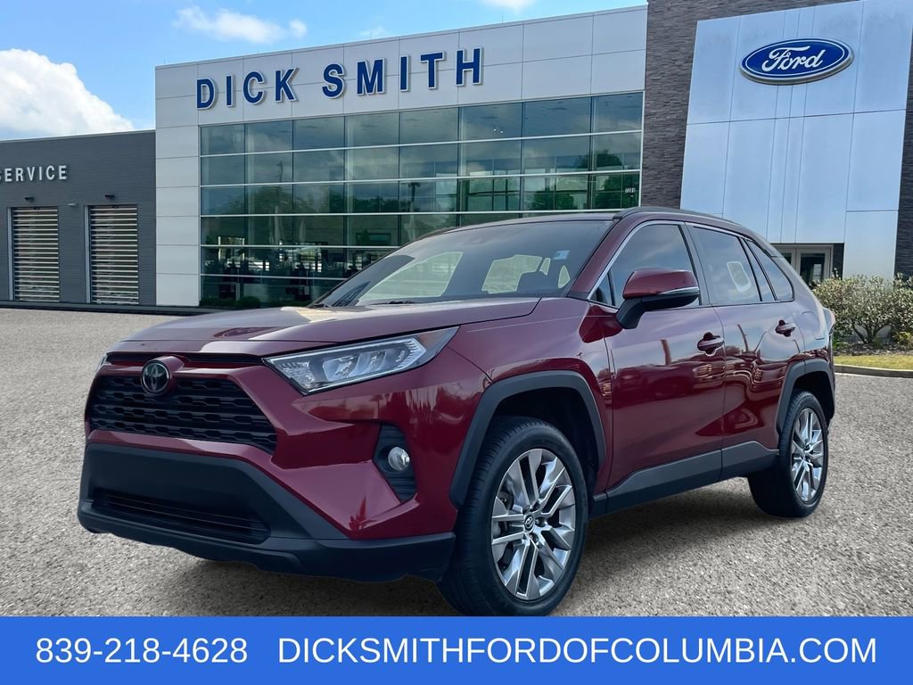 Used 2020 Toyota RAV4 XLE Premium image 3
