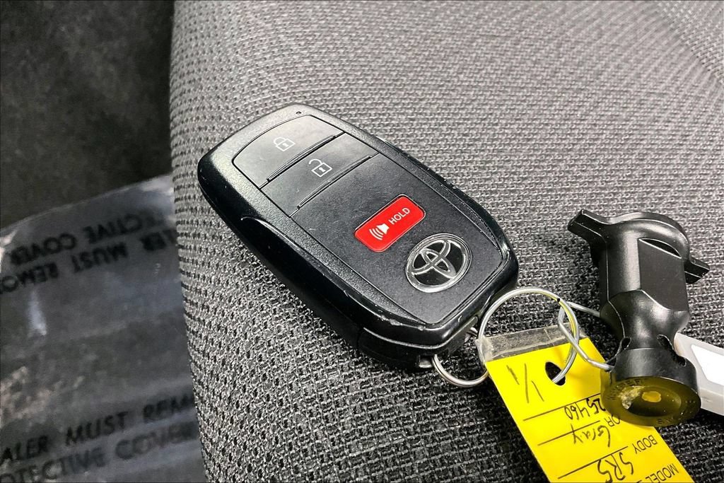 Used 2025 Toyota 4Runner SR5 AWD/4WD image 11