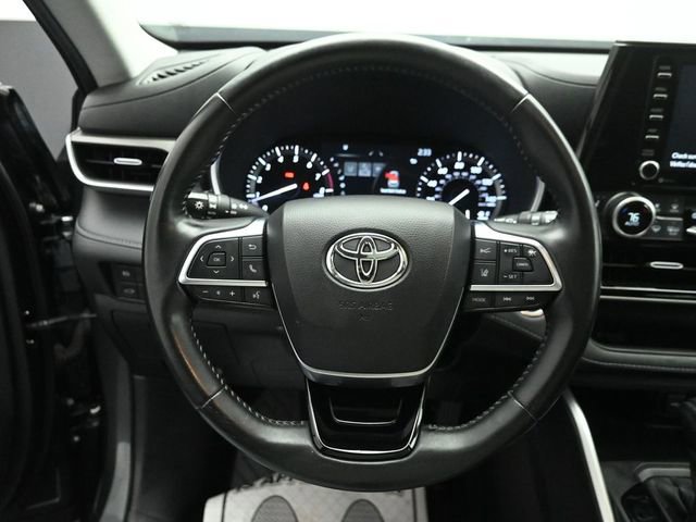 Used 2021 Toyota Highlander XLE image 31
