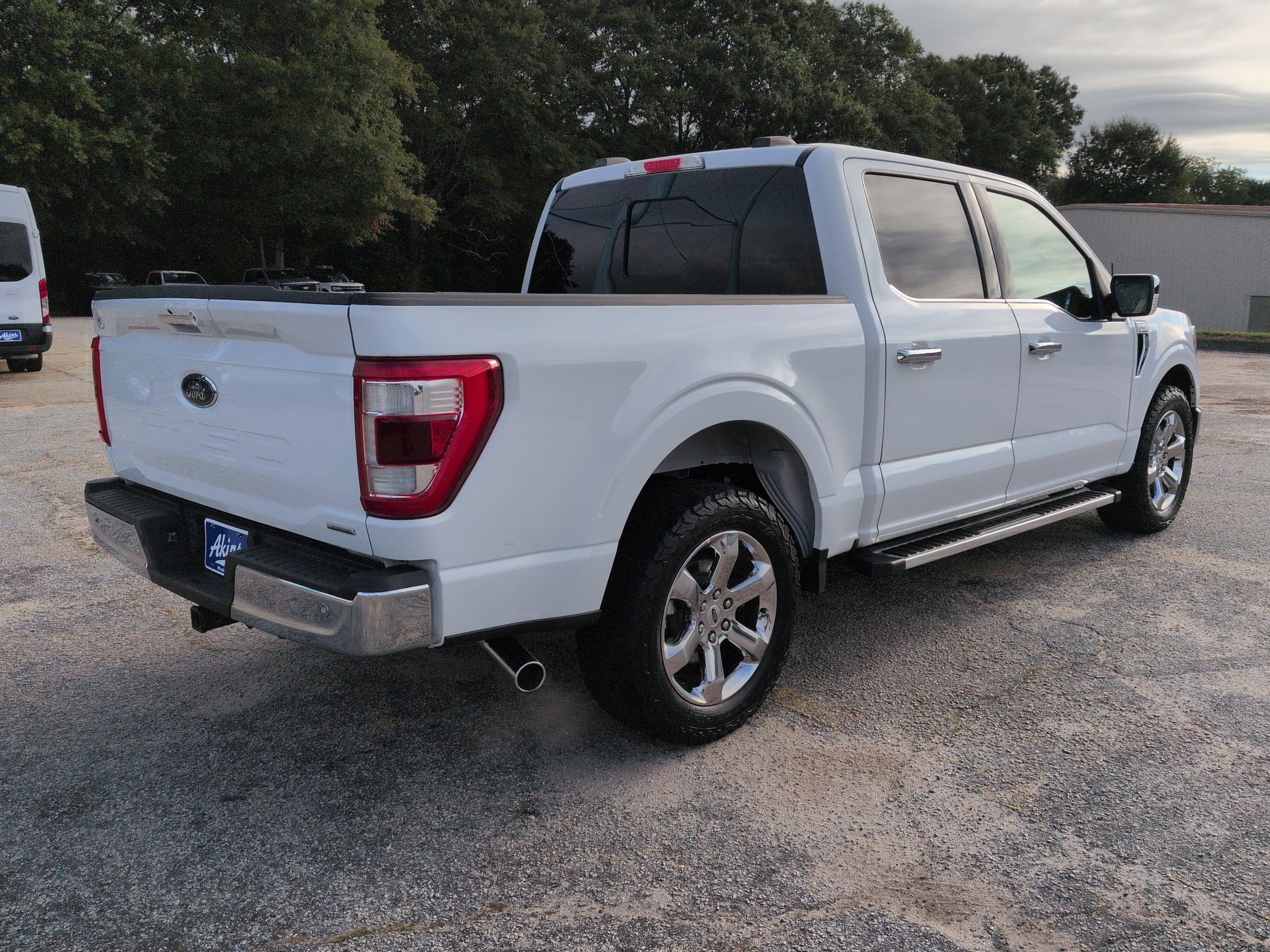 Certified 2022 Ford F150 Lariat w/ Equipment Group 502A High RWD image 3
