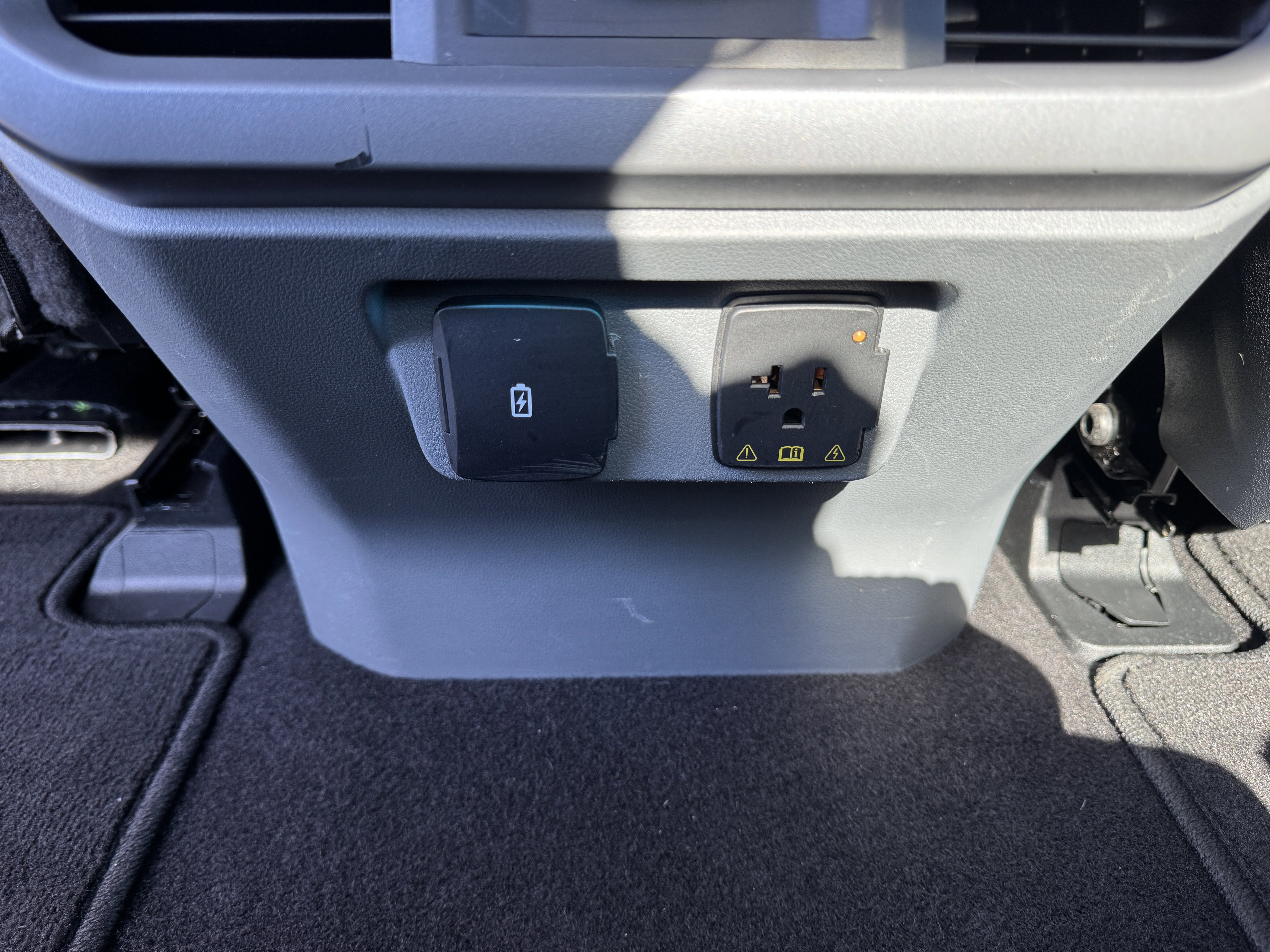 Certified 2024 Ford F150 XLT w/ Mobile Office Package image 36