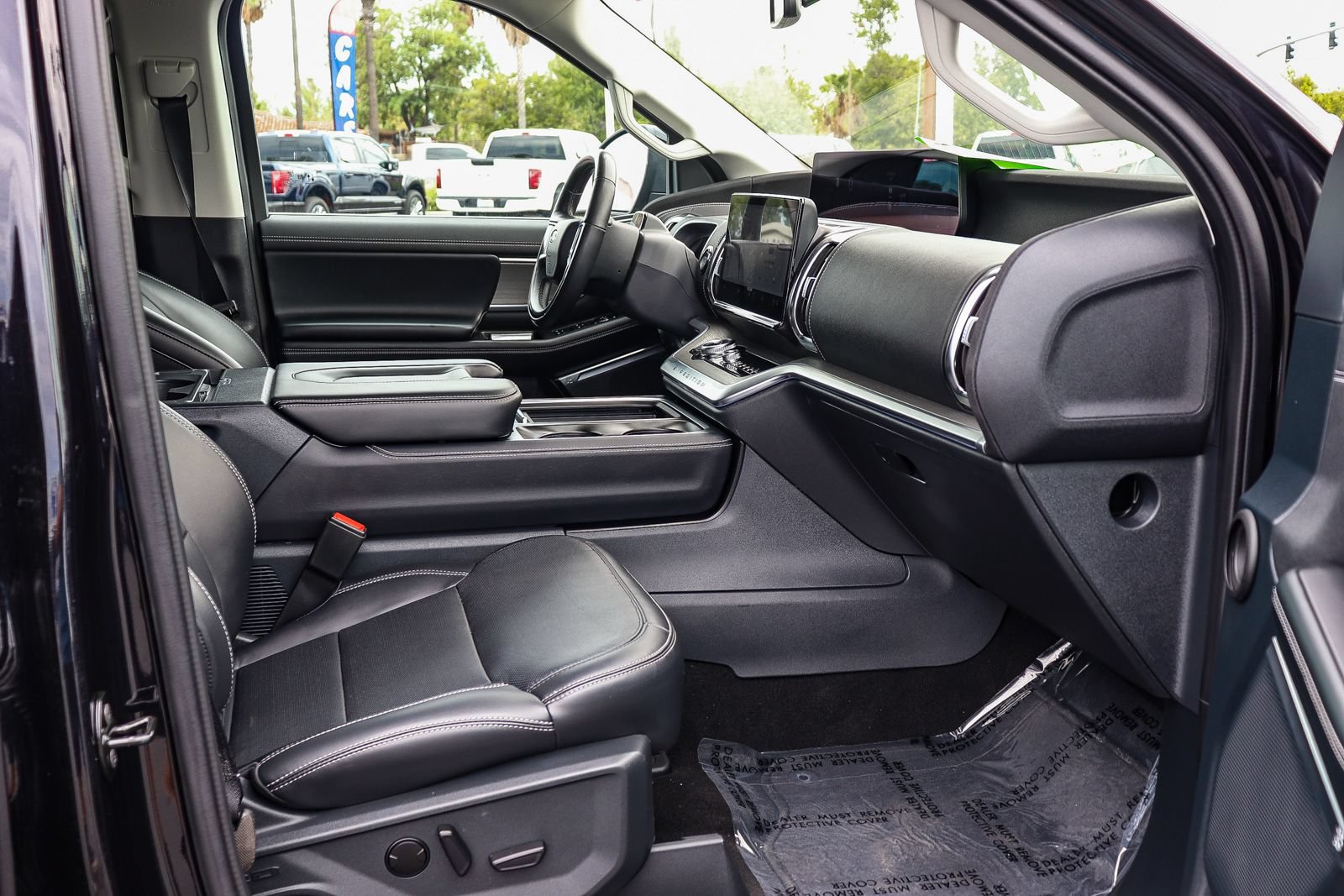 Certified 2025 Ford Expedition Platinum AWD/4WD image 16