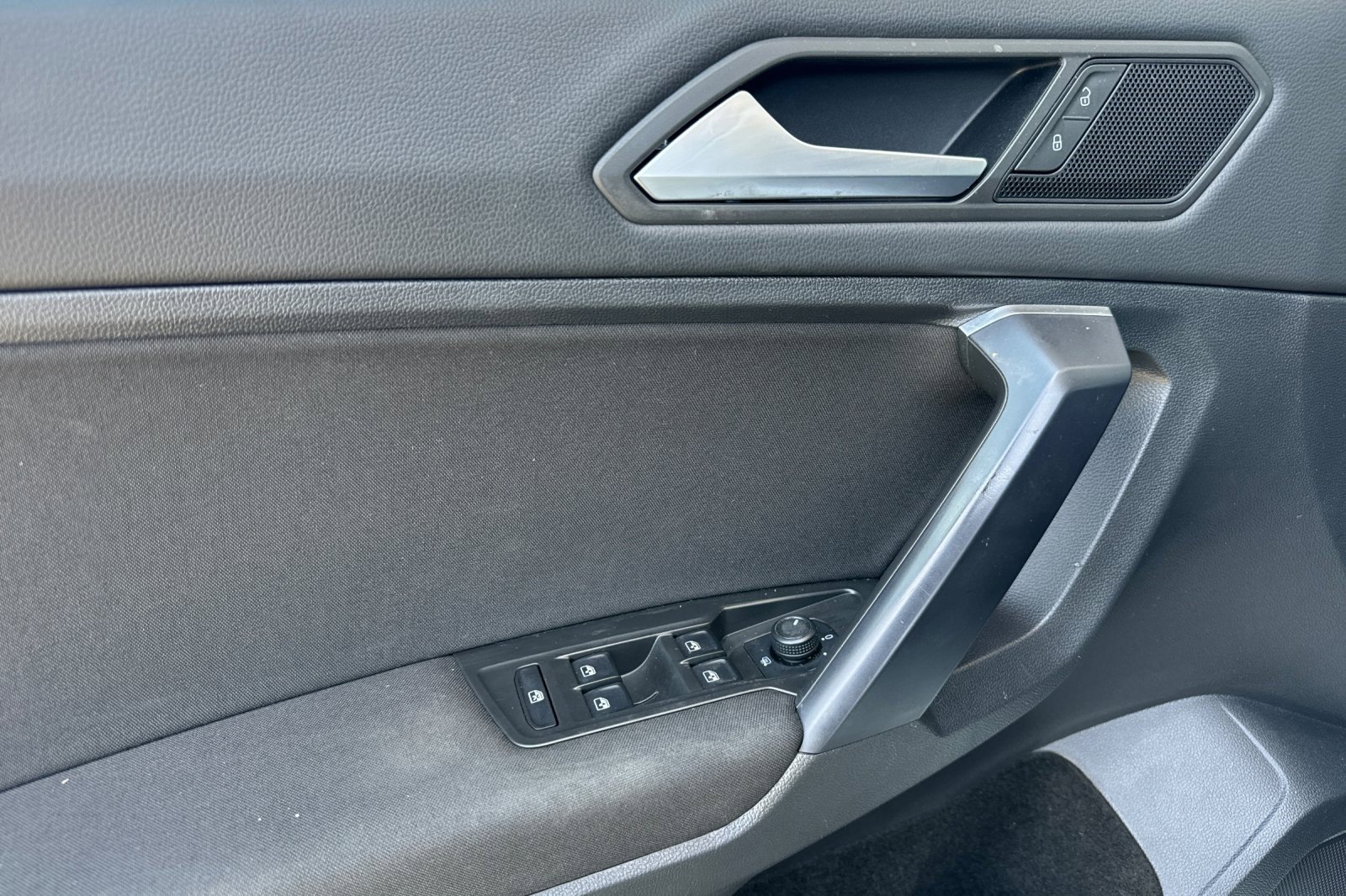 Used 2021 Volkswagen Tiguan S image 11