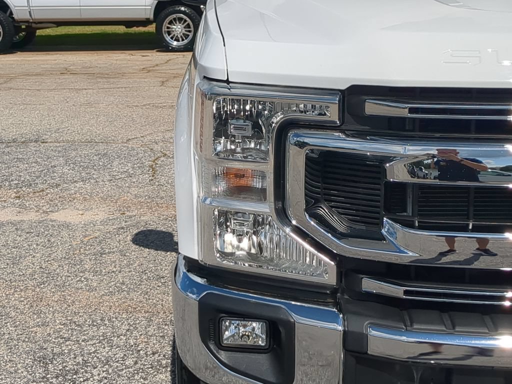 Certified 2022 Ford F350 XLT w/ XLT Premium Package AWD/4WD image 8