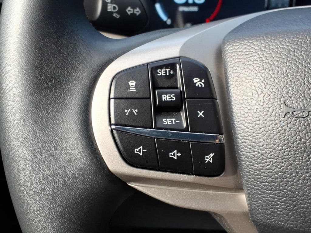 Certified 2026 Ford Explorer Active AWD/4WD image 7