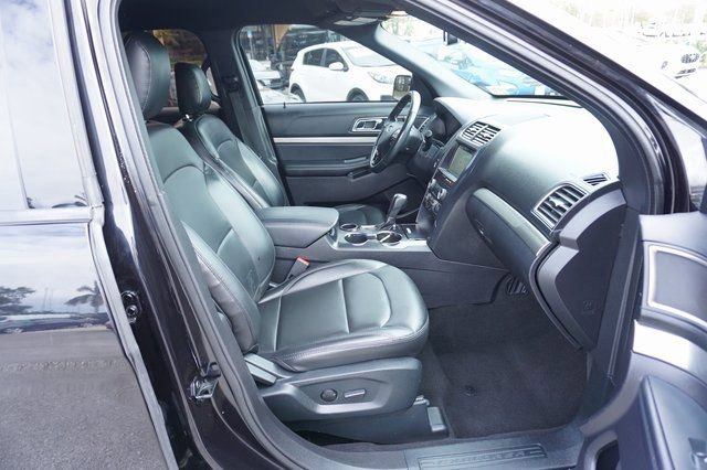 Certified 2019 Ford Explorer XLT w/ Equipment Group 202A image 8