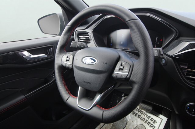 Certified 2025 Ford Escape ST-Line AWD/4WD image 16
