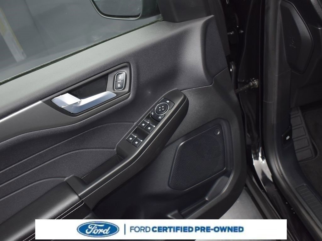 Certified 2024 Ford Escape SE image 9