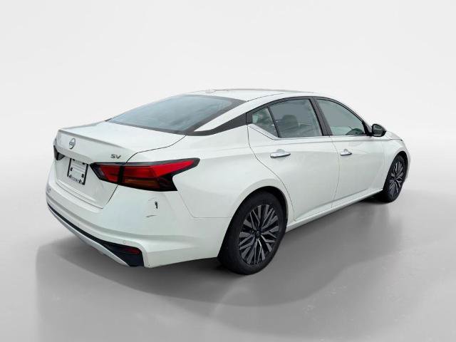 Used 2024 Nissan Altima 2.5 SV FWD image 3