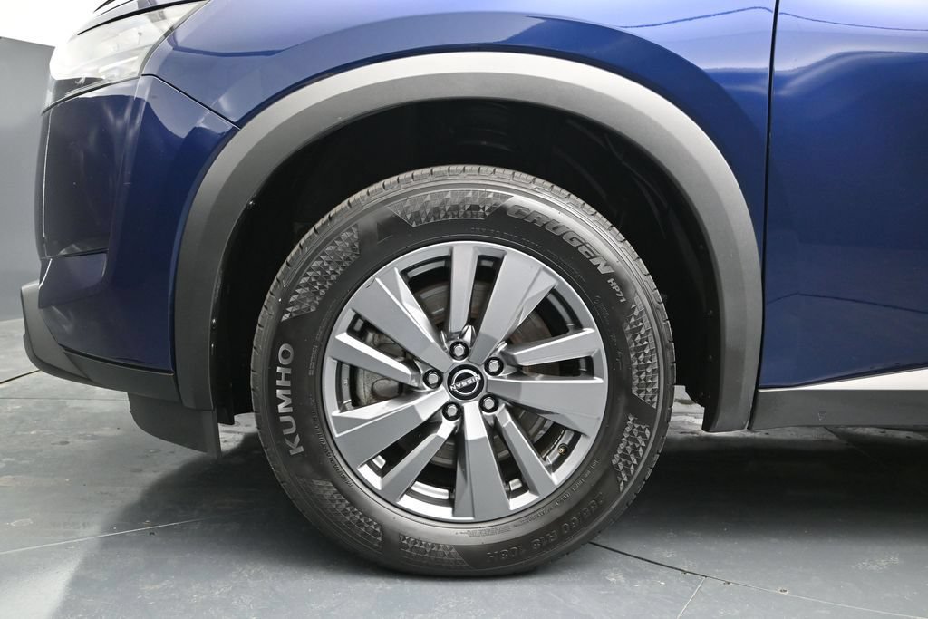 Used 2025 Nissan Pathfinder SV AWD/4WD image 12