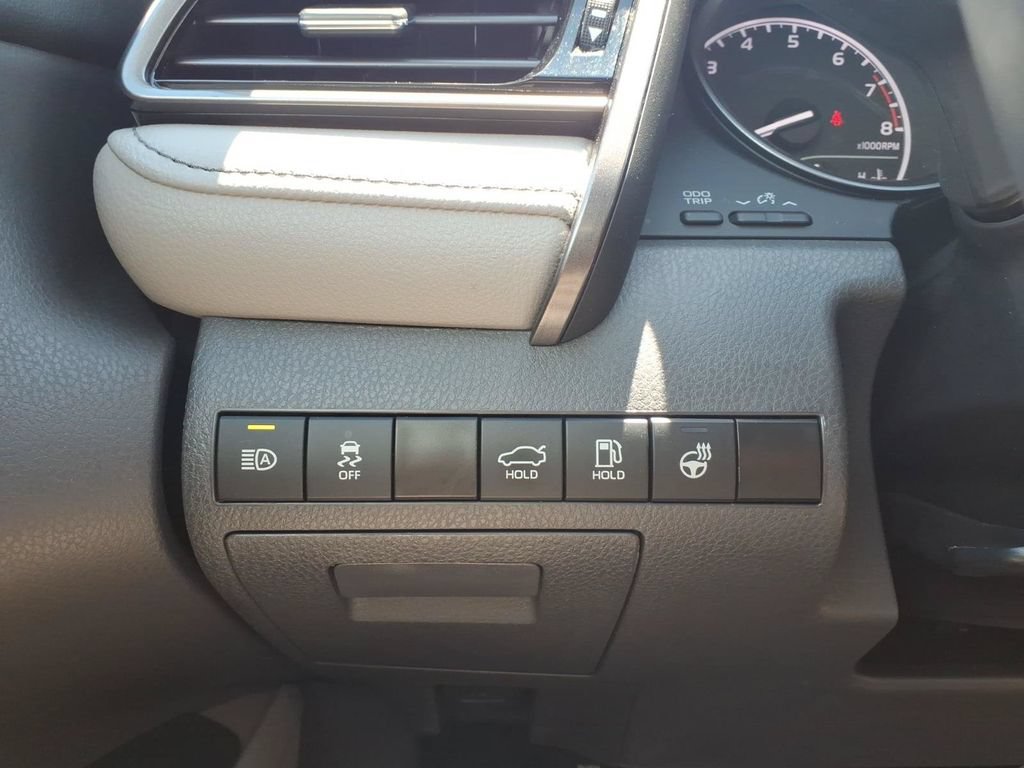 Used 2024 Toyota Camry SE w/ Cold Weather Package FWD image 14
