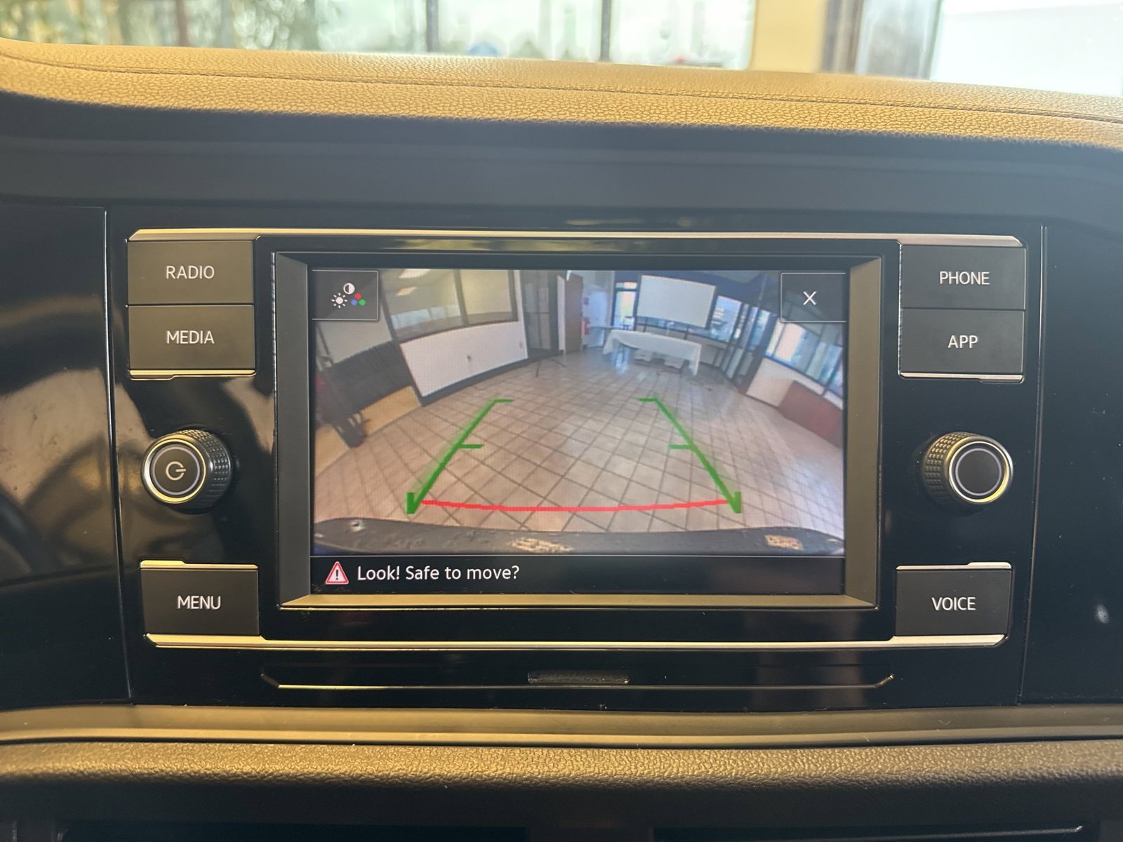 Used 2022 Volkswagen Jetta SE w/ Panoramic Sunroof Package image 22