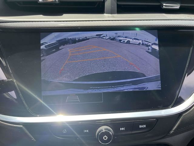 Used 2022 Buick Encore GX Essence FWD image 17