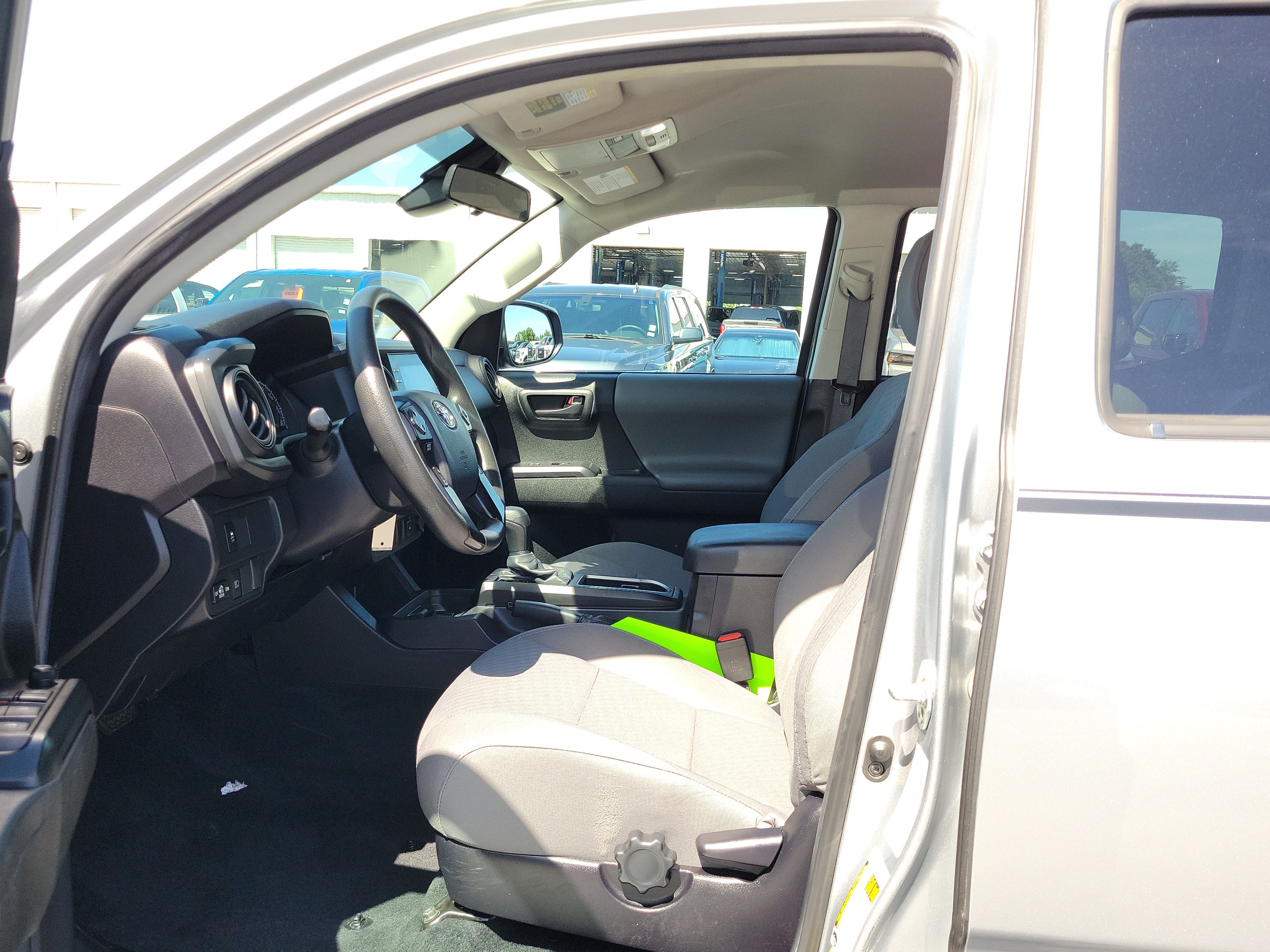 Used 2023 Toyota Tacoma SR AWD/4WD image 19