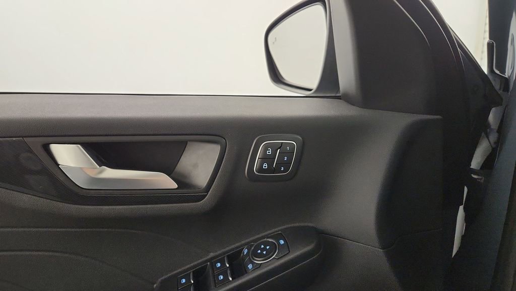 Certified 2023 Ford Escape ST-Line Select w/ Tech Pack #2 image 28