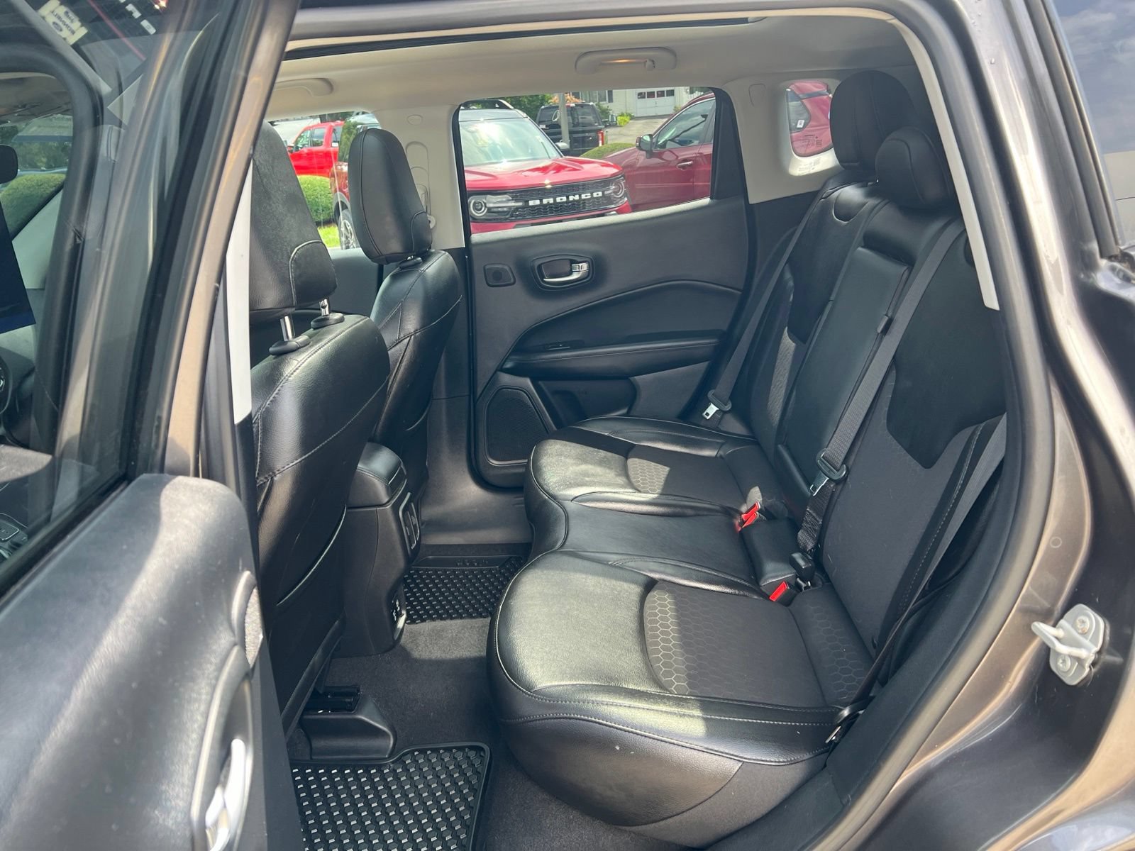 Used 2021 Jeep Compass Latitude w/ Sun and Sound Group AWD/4WD image 17