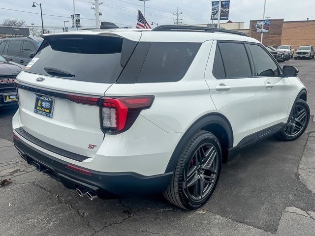 Certified 2025 Ford Explorer ST AWD/4WD image 10