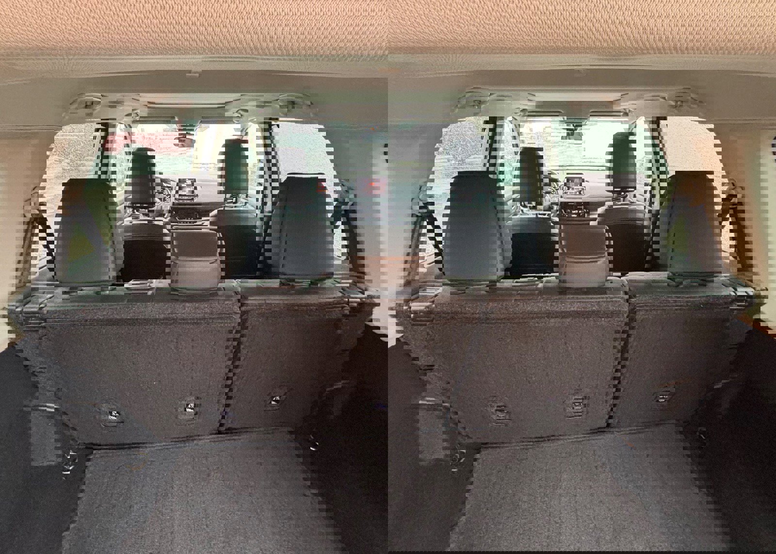 Used 2023 Nissan Rogue SV w/ SV Premium Package image 11