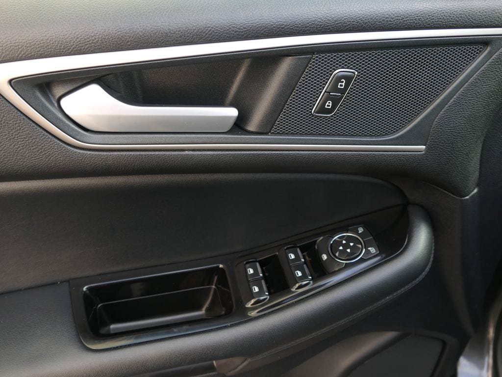 Certified 2020 Ford Edge SEL FWD image 14