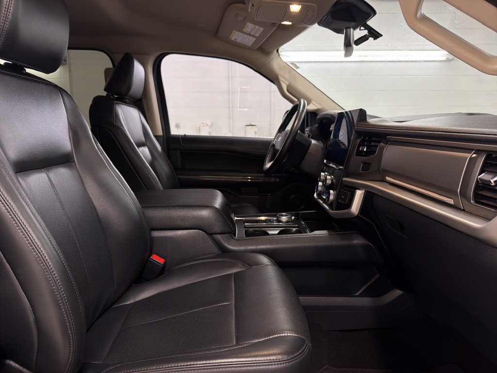 Certified 2024 Ford Expedition XLT RWD image 32