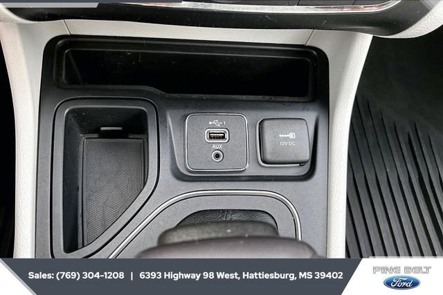 Used 2021 Jeep Cherokee Latitude Plus w/ Mopar Interior Package image 22